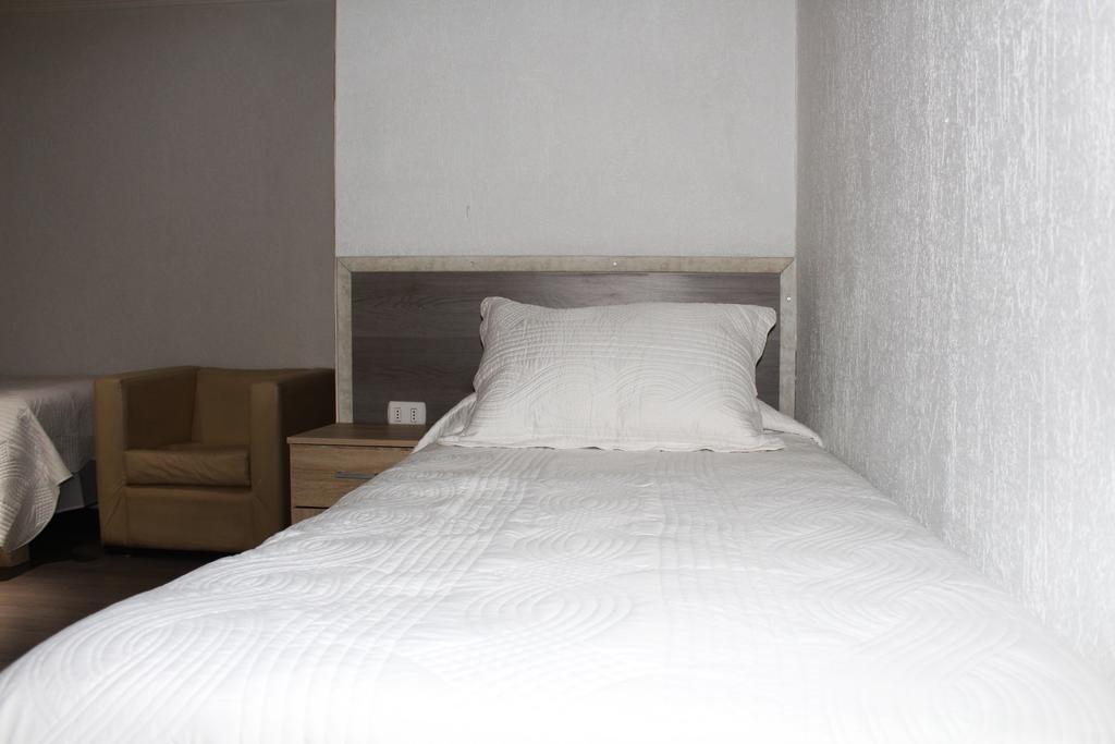 Residencial Victoria Said Hotel Linares Exterior photo
