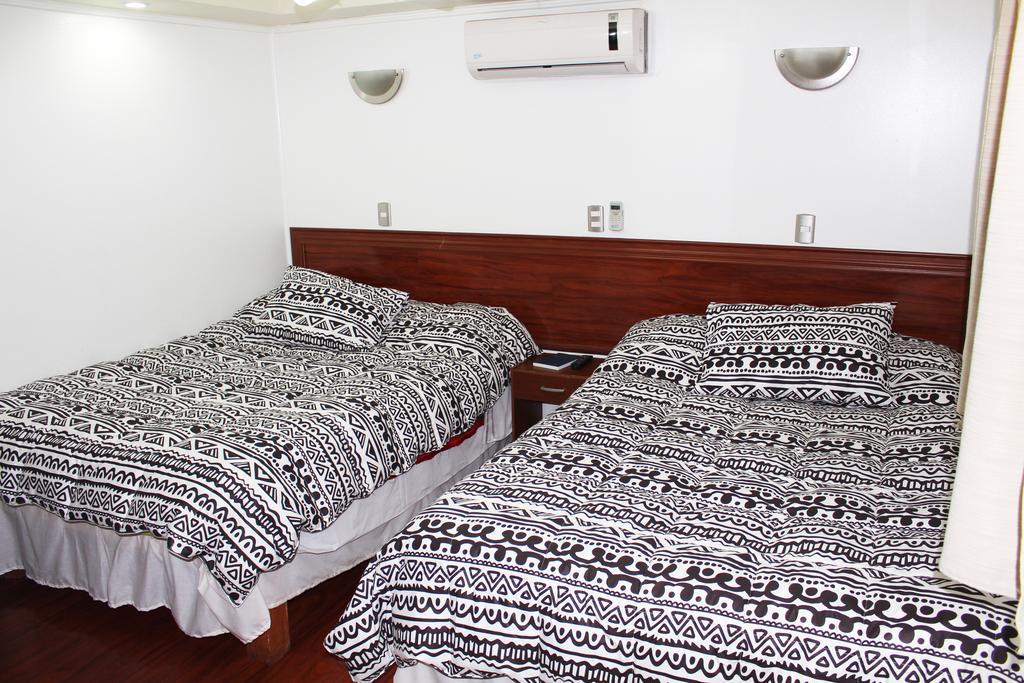 Residencial Victoria Said Hotel Linares Exterior photo